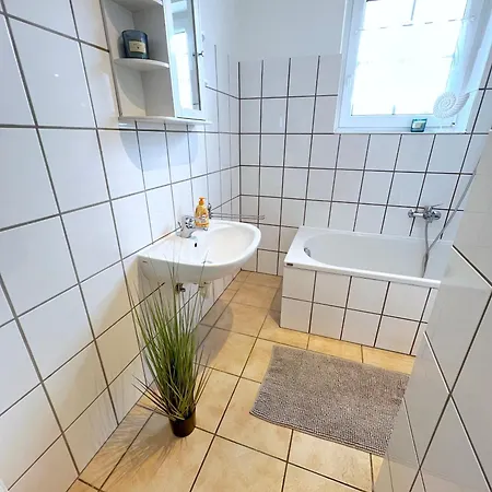 V 4 Personen - Monteurzimmer - - Apartment *